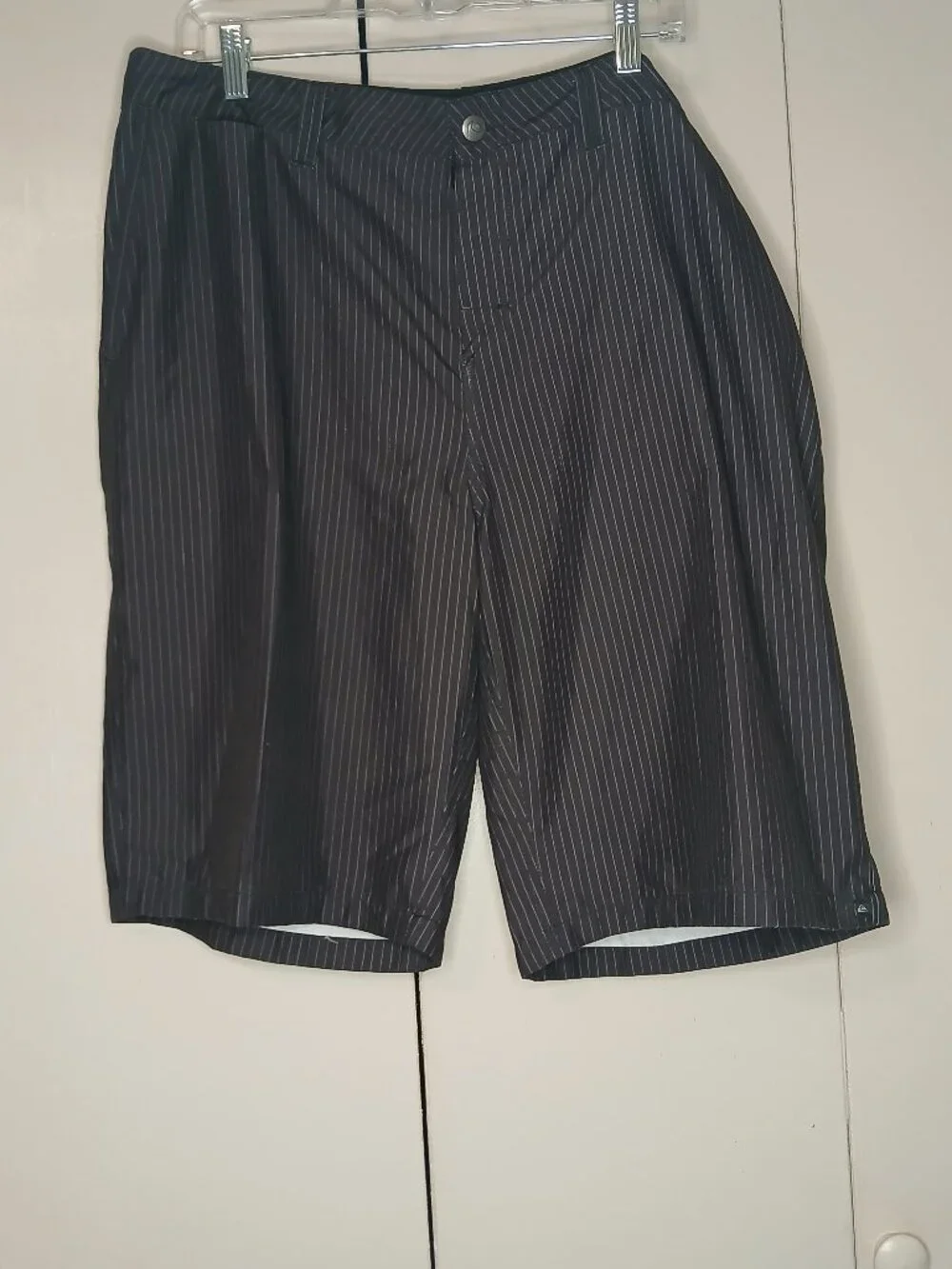 Quiksilver Amphibian Hybrid Black White Pinstriped Board Shorts (1054C4)